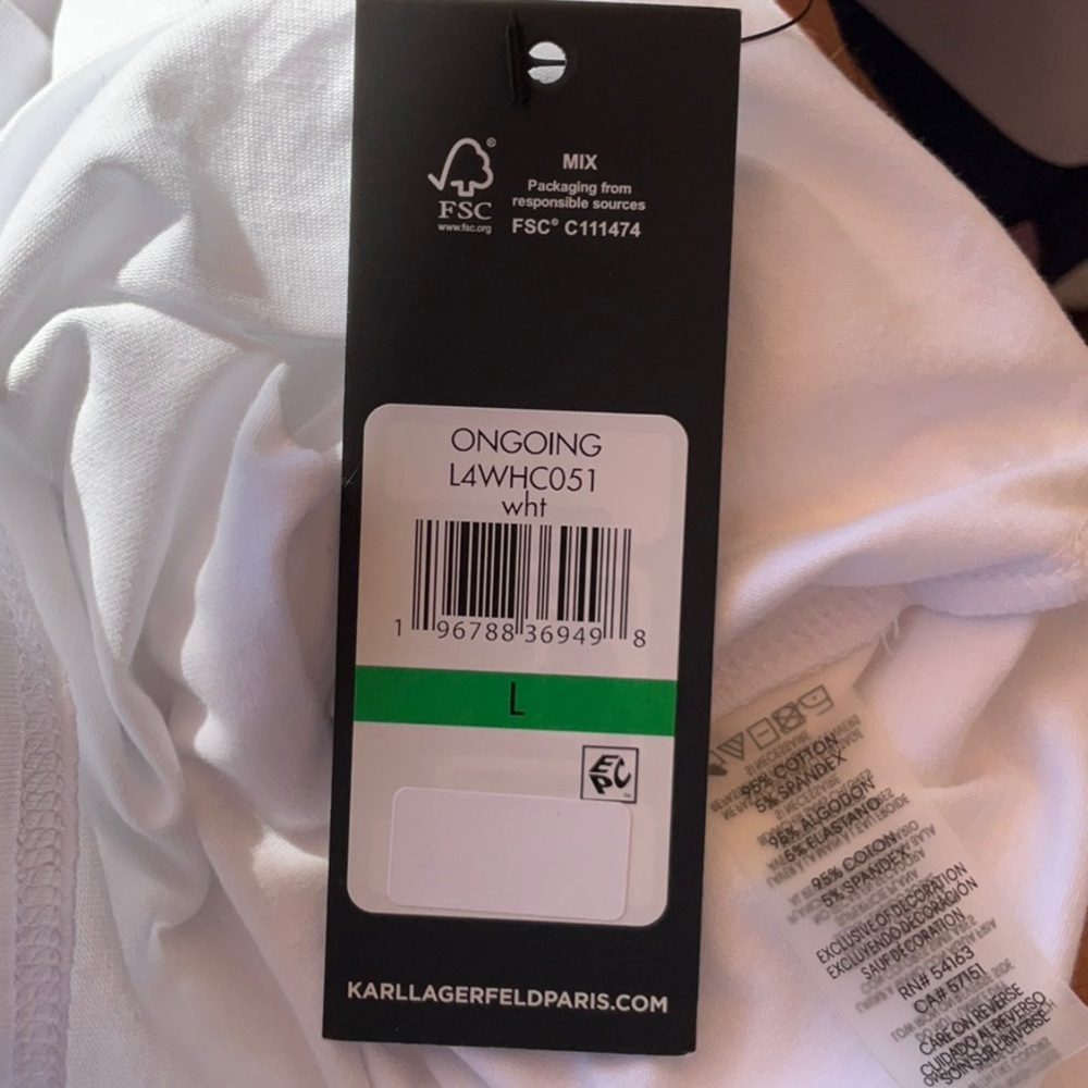 Karl Lagerfeld large white tshirt with man sewn on front - Picture 7 of 8
